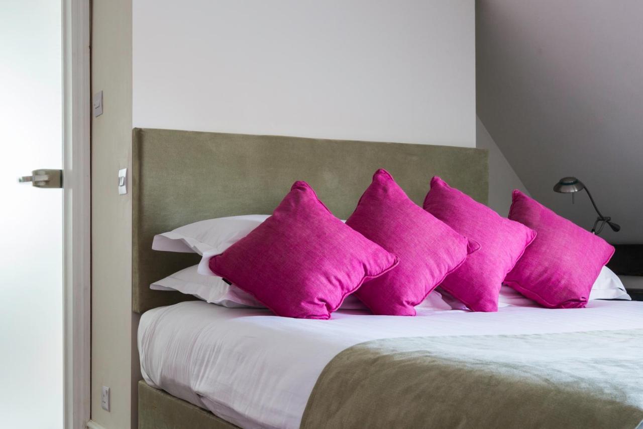 The Bell Inn Hotel Horndon-on-the-Hill Ngoại thất bức ảnh
