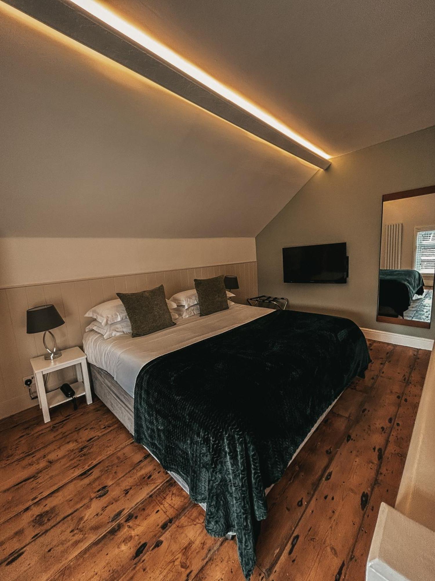 The Bell Inn Hotel Horndon-on-the-Hill Ngoại thất bức ảnh